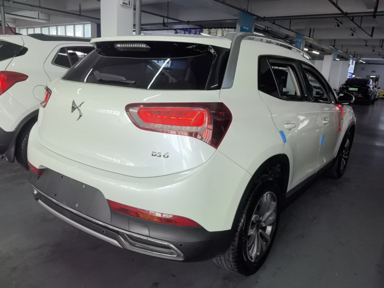 6 2016 1.6T Luxury THP160 photo 4