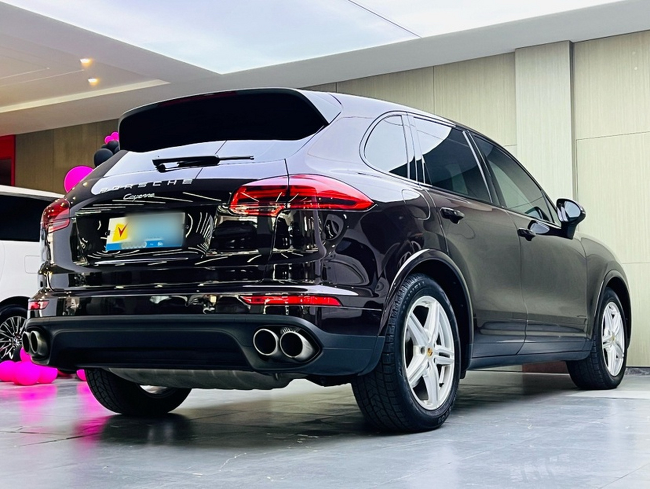 2016 Cayenne Platinum Edition 3.0T photo 4