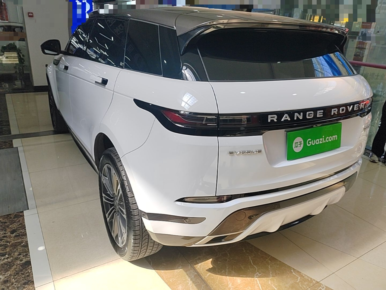 2024 Range Rover Evoque L HSE photo 4
