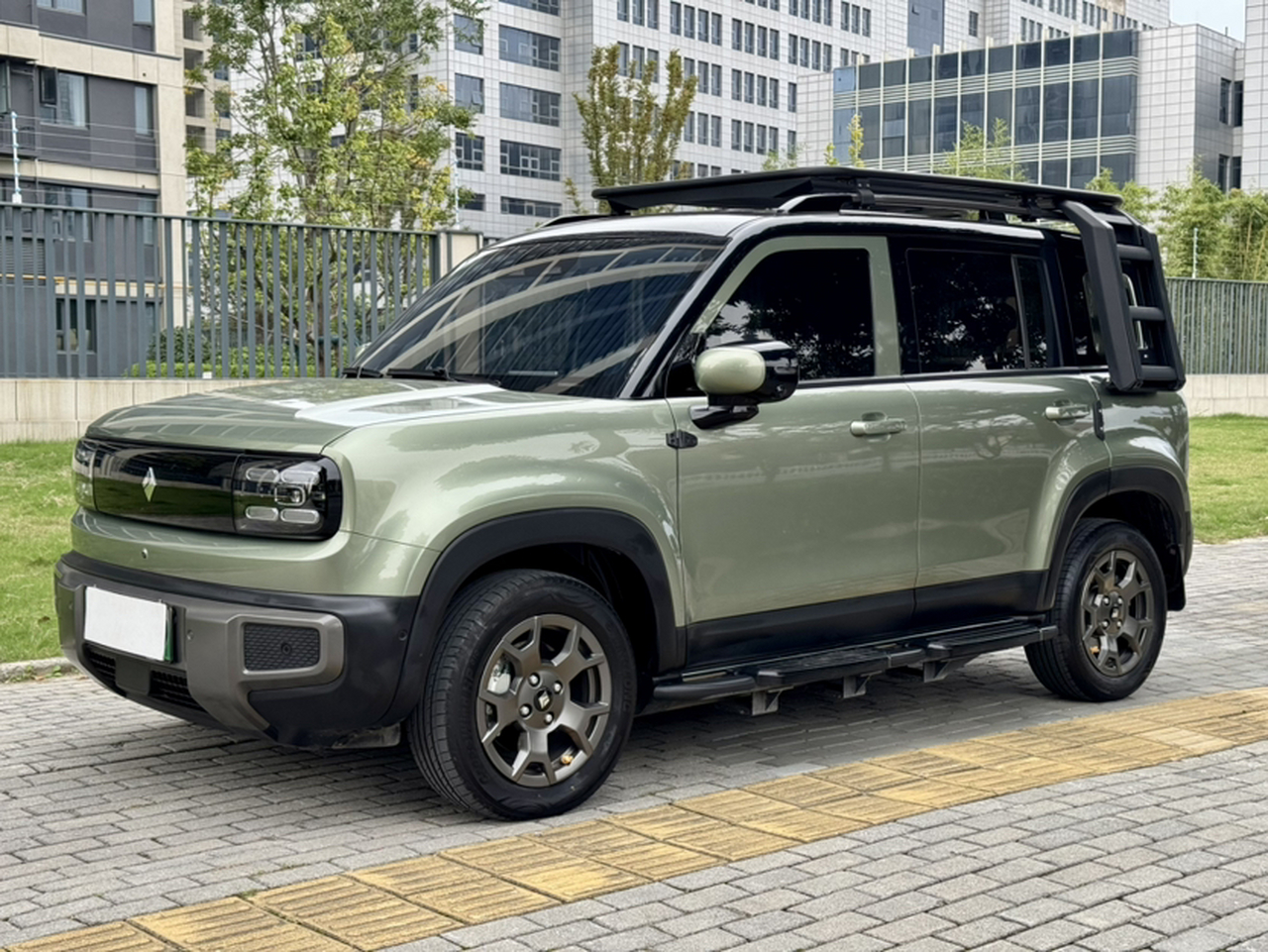 Plus 2024 Smart Premium 4-Seater