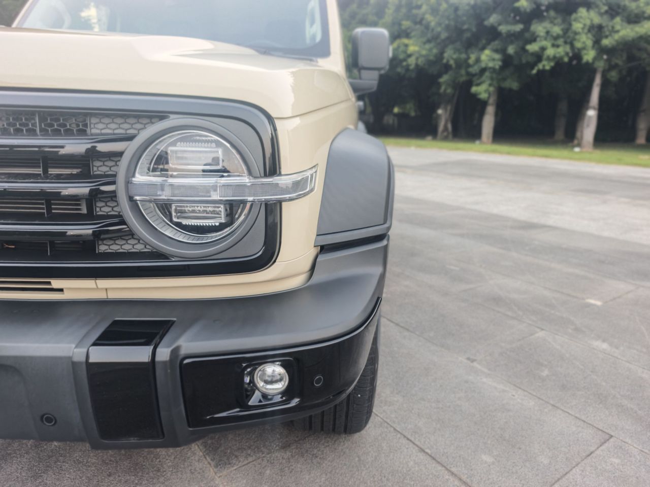 300 EV 2025 Hi4-T 37.1kWh photo 4