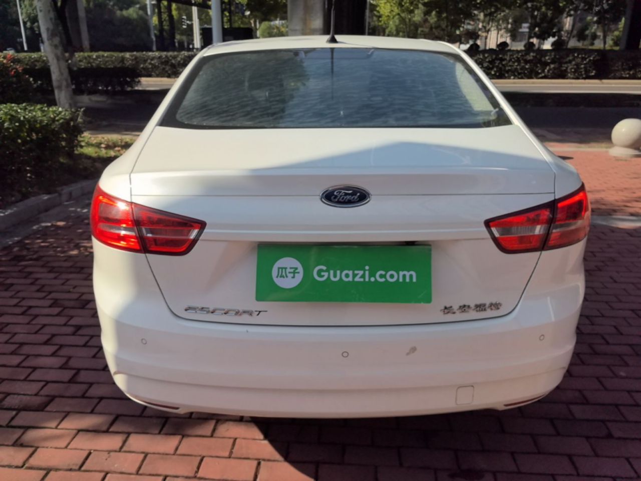 Escort 2015 1.5L AT Comfort photo 5