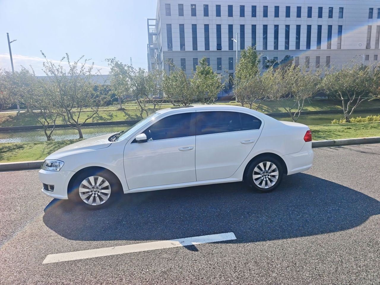 Lavida 2013 Facelift Classic 1.6L AT Comfort photo 4