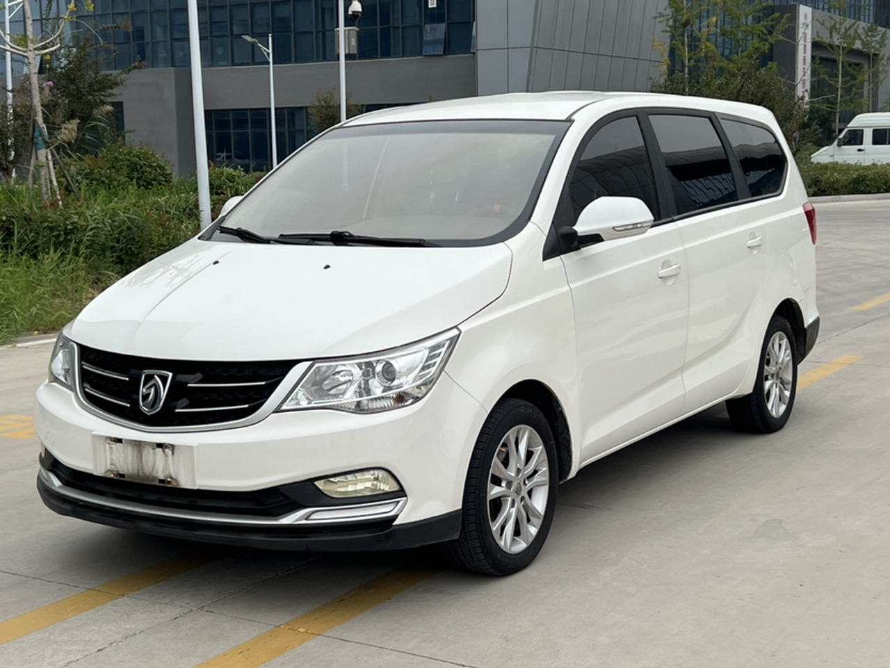 730 2019 1.5L MT Value 7-Seater China VI