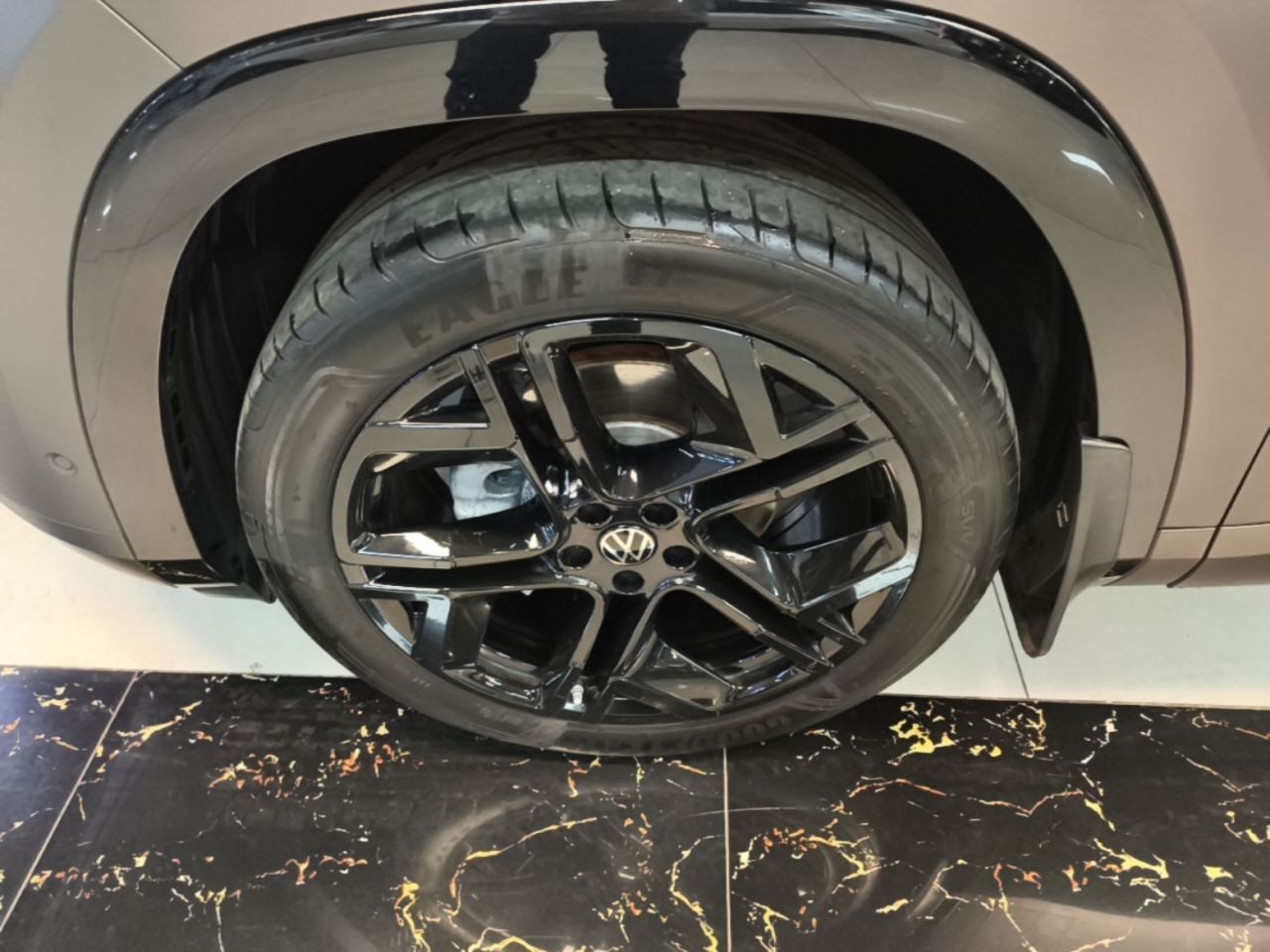 2025 Teramont Pro 450TSI AWD photo 3
