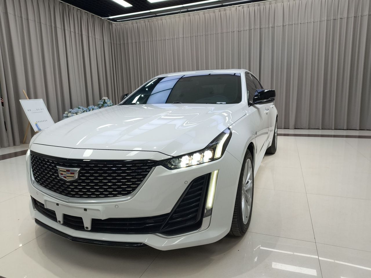 CT5 2022 28T Luxury
