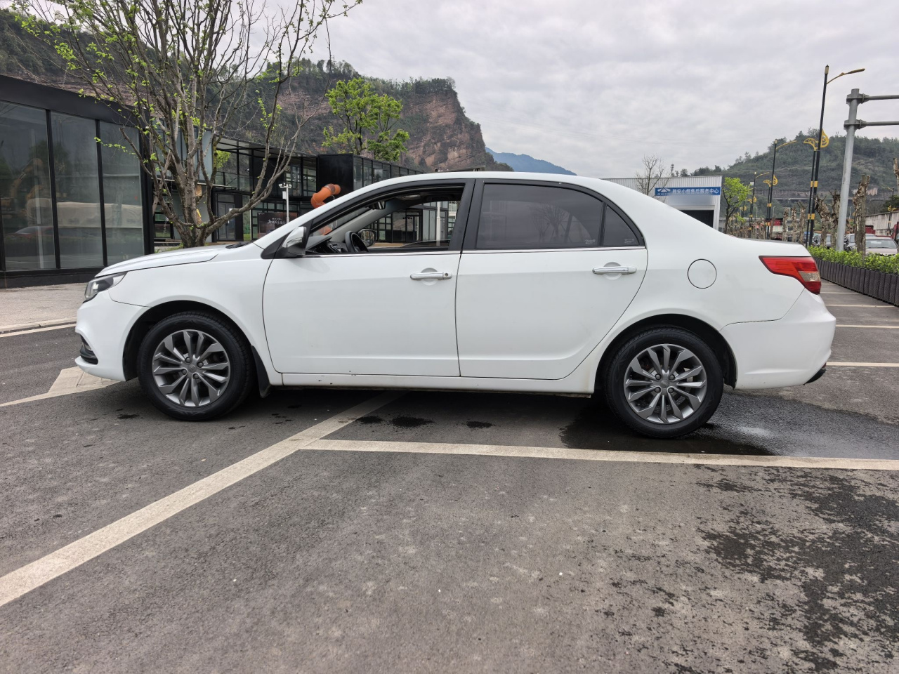 Vision 2017 1.5L MT photo 4