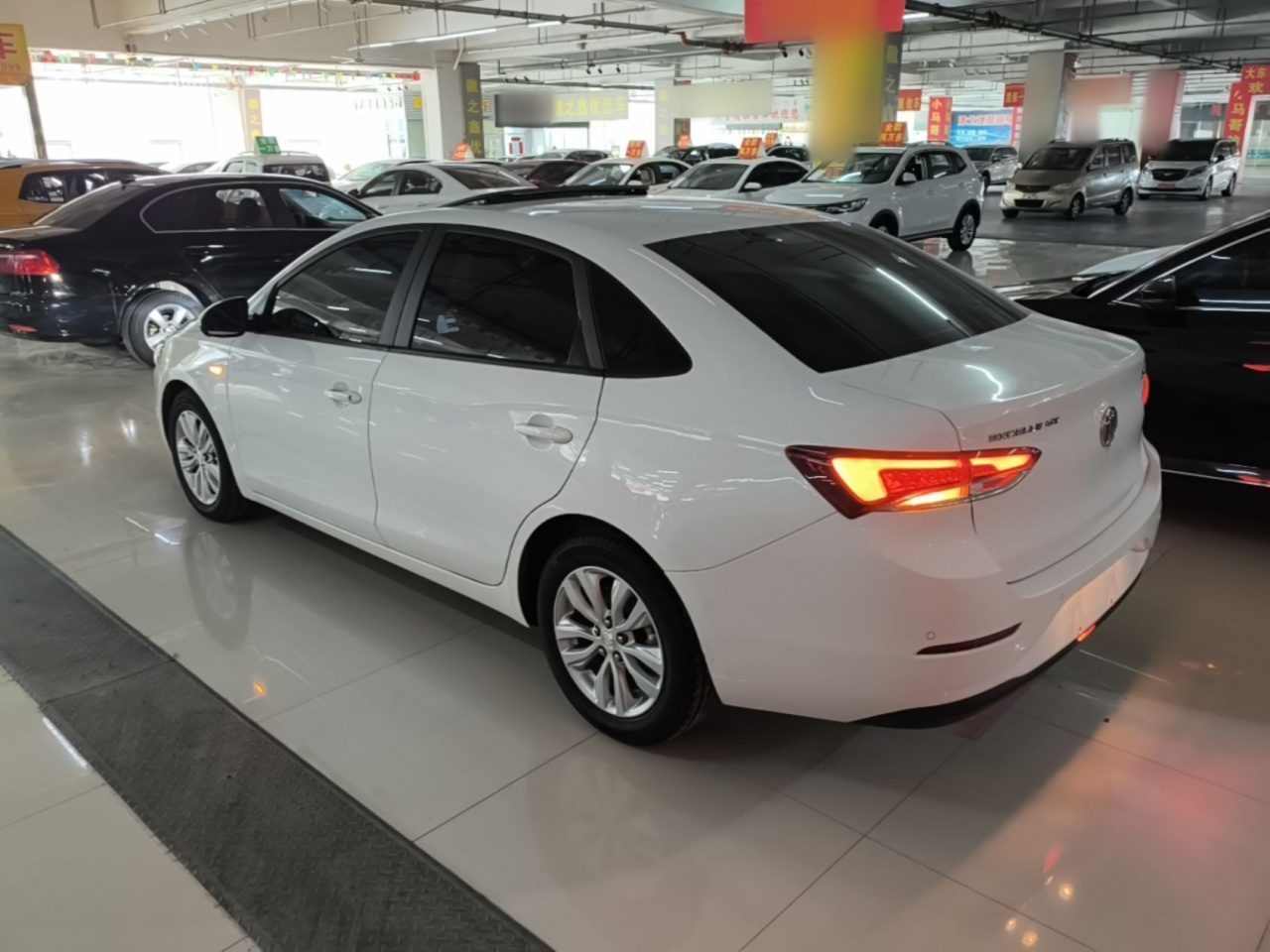 Excelle 2021 Classic 1.5L AT Elite photo 4