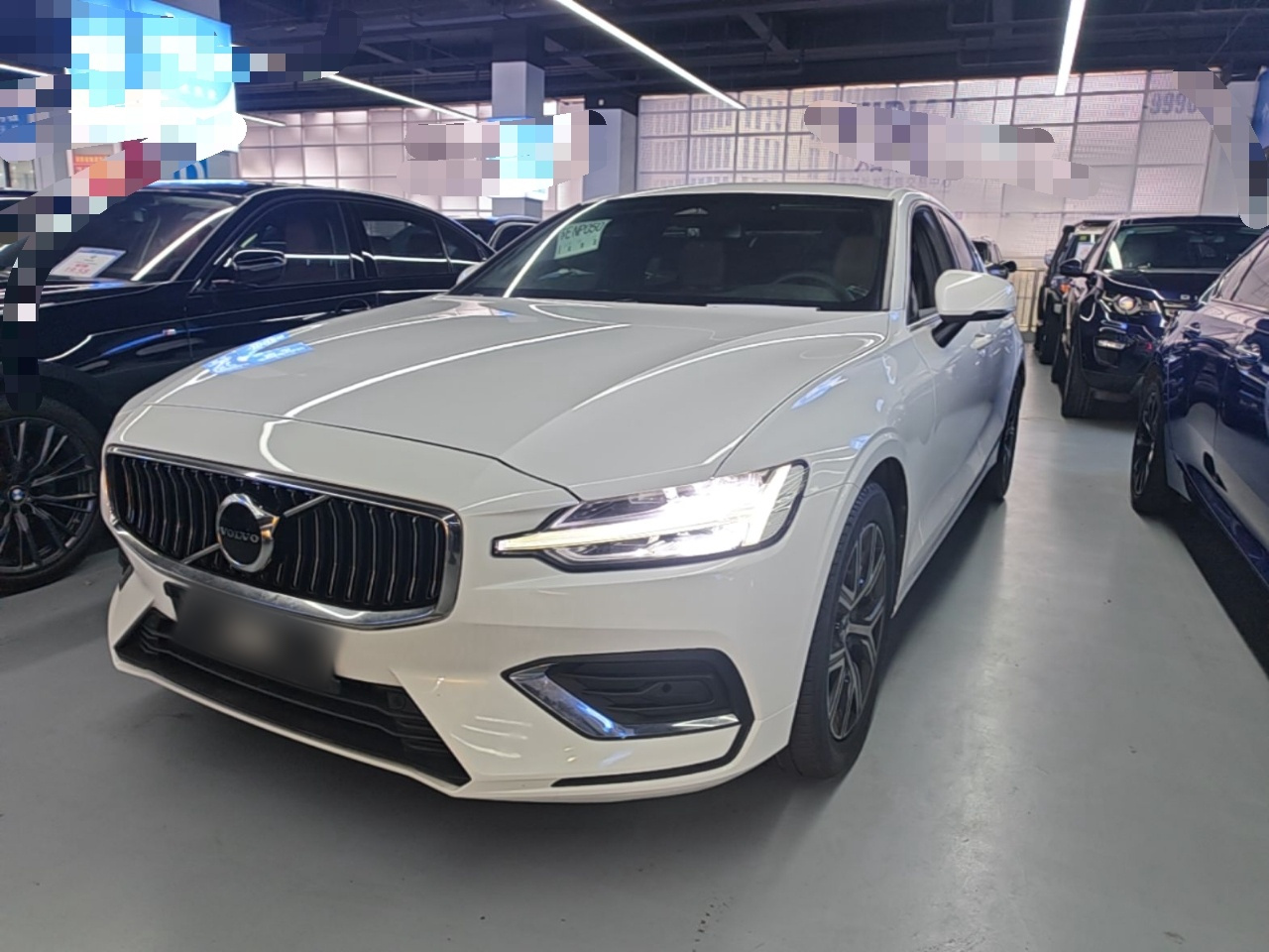 S60 2023 B4 Luxury