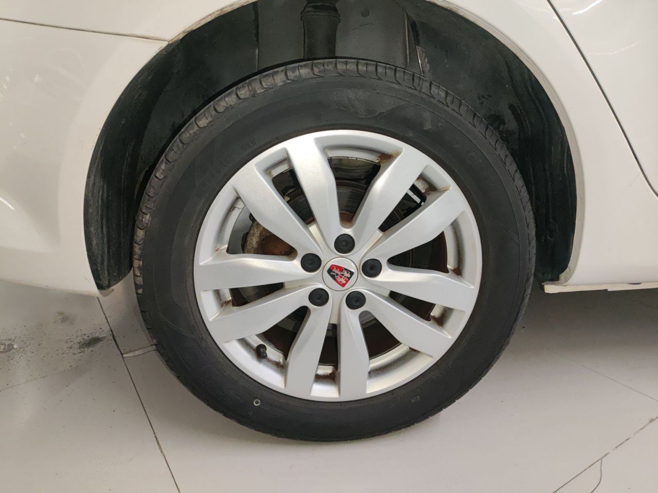 350 2014 1.5L AT photo 4