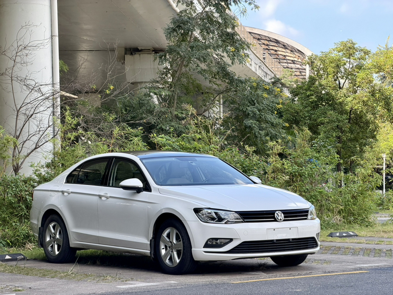 Lamando 2018 230TSI DSG photo 3
