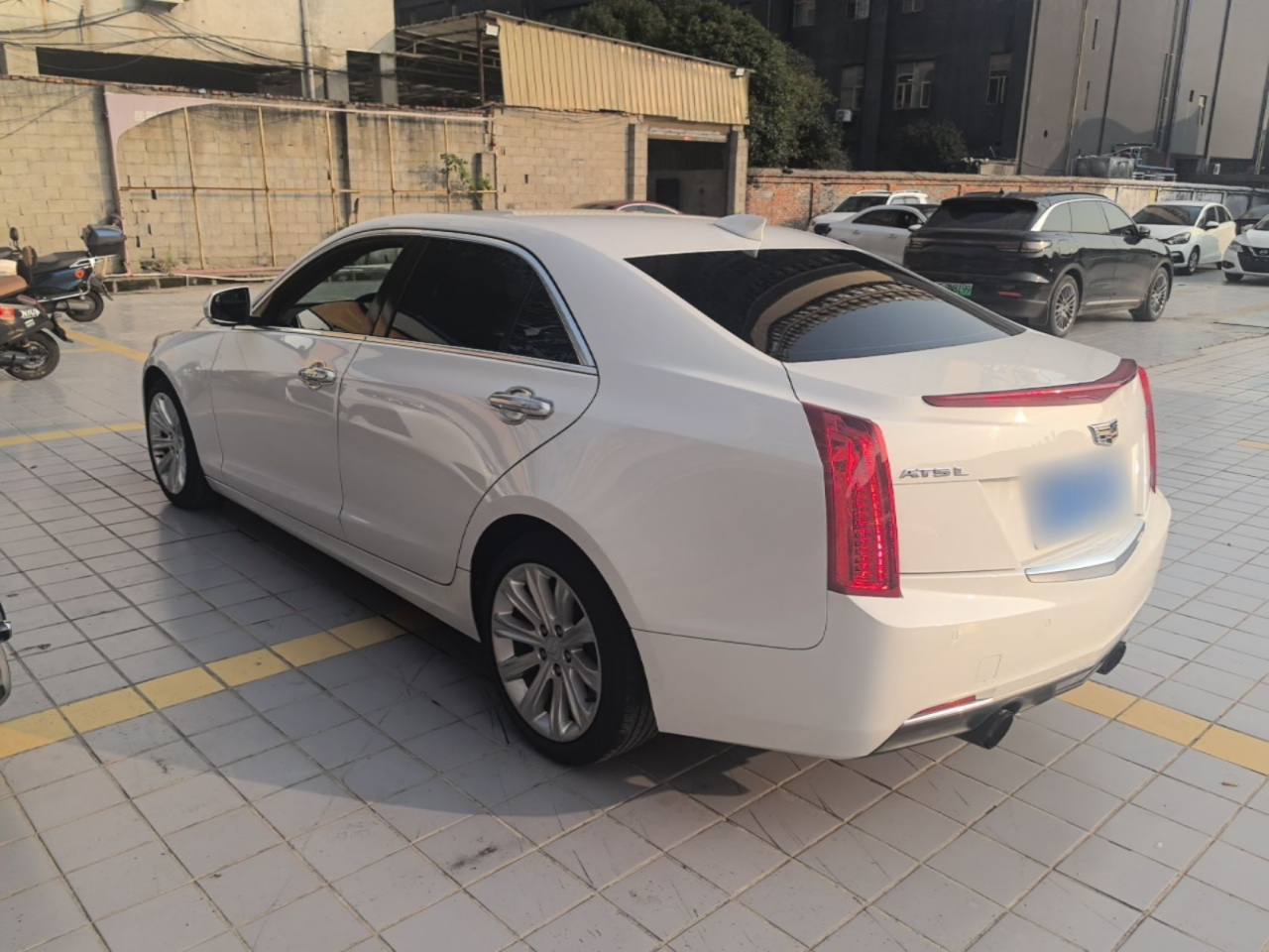 ATS-L 2017 28T Tech photo 4