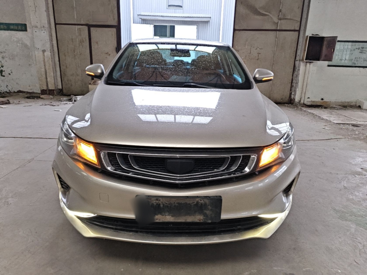Emgrand GL 2018 1.8L MT Elite Connected photo 2