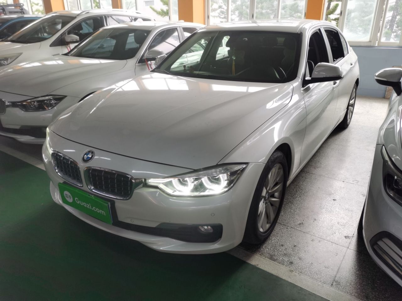 3 Series 2017 318Li Fashion