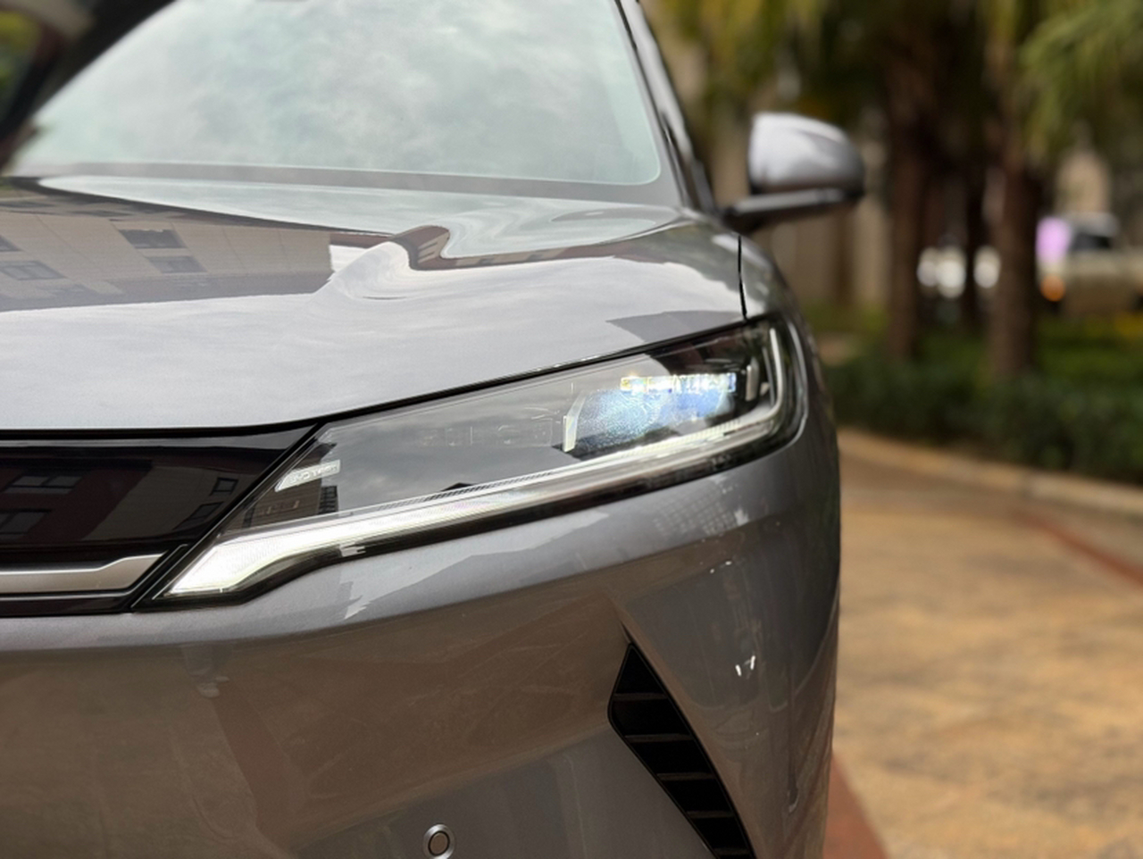 Yuan UP 2025 ADAS 401KM Leading photo 2