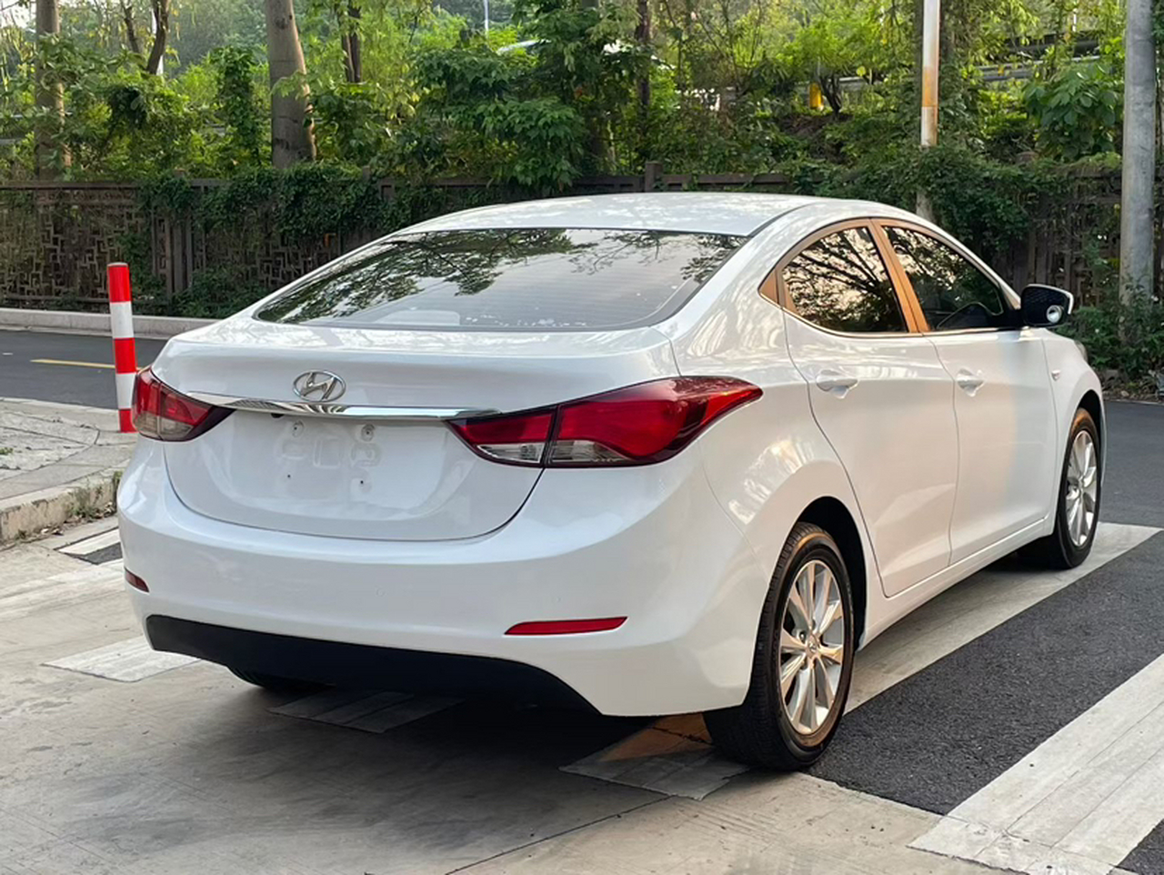 Elantra 2016 1.6L AT Smart photo 4