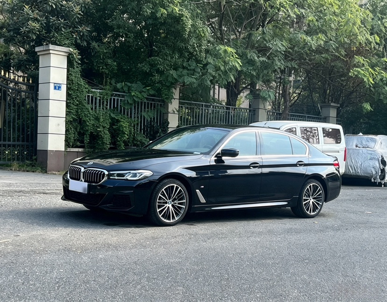 5 Series 2023 530Li Leading M Sport Package