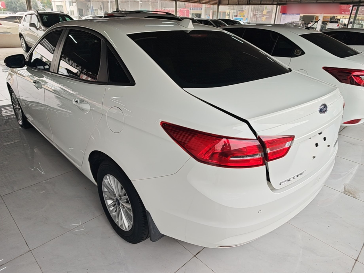 Escort 2017 1.5L AT Comfort photo 4
