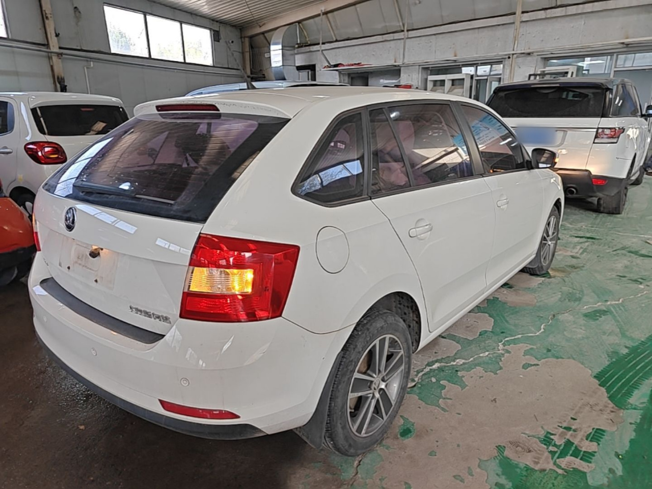 Rapid Spaceback 2018 1.6L AT Standard photo 4