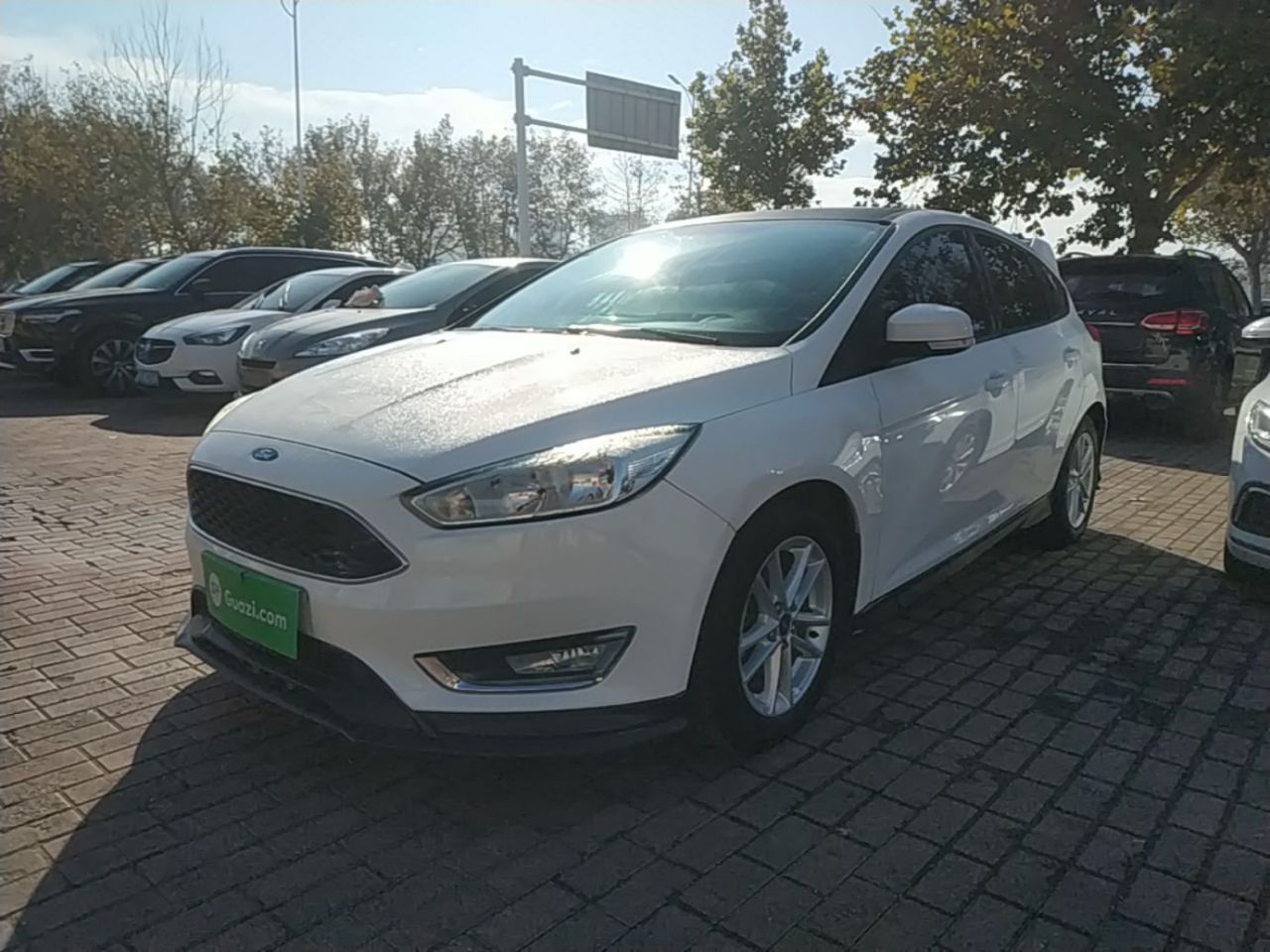 Focus 2017 Hatchback 1.6L AT Fashion