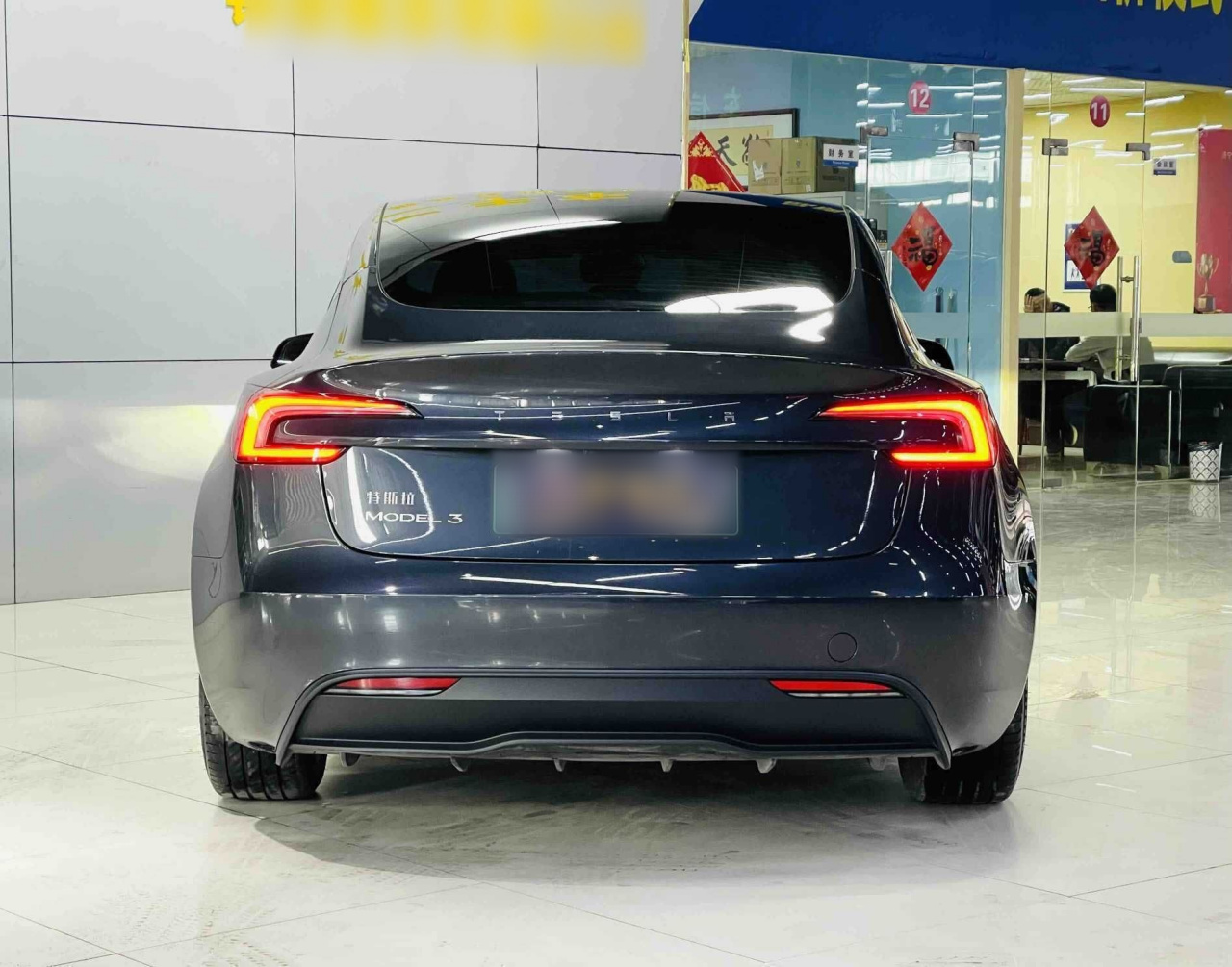 Model 3 2023 RWD photo 4