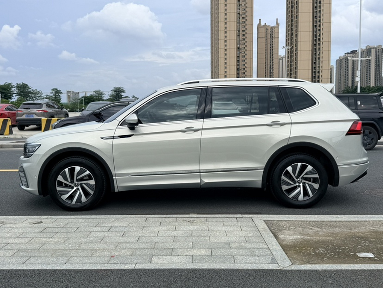 Tiguan L EV 2021 430PHEV PHEV Flagship photo 2