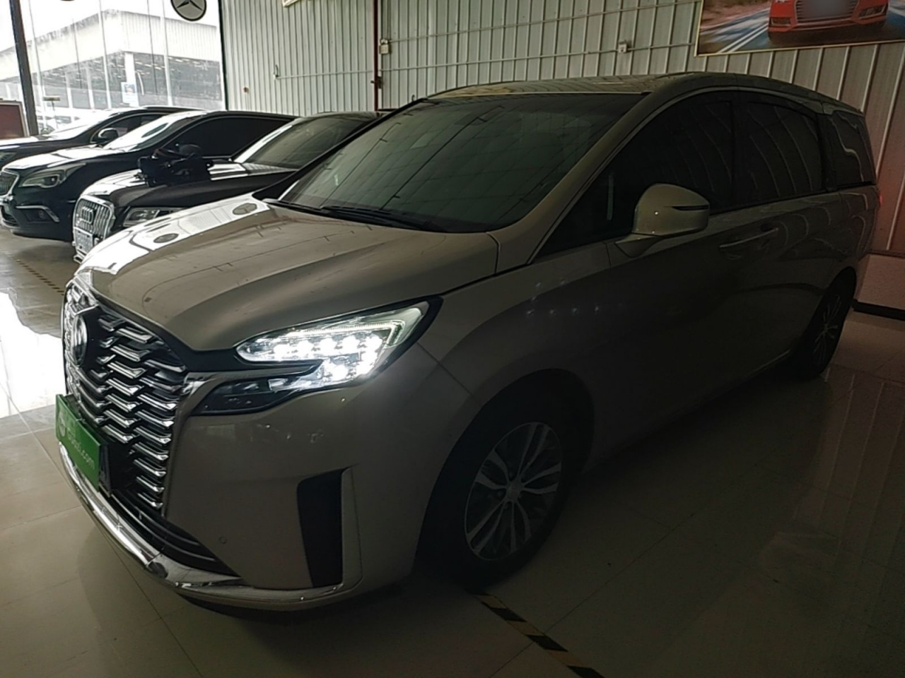 GL8 2023 ES Exclusive