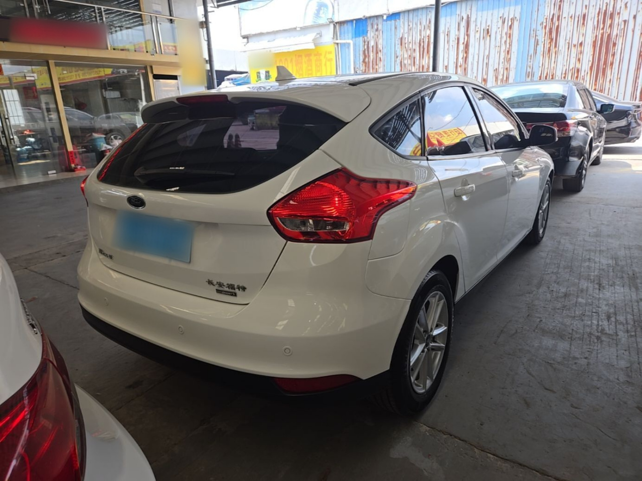 Focus 2017 Hatchback EcoBoost 125 AT Fashion photo 4