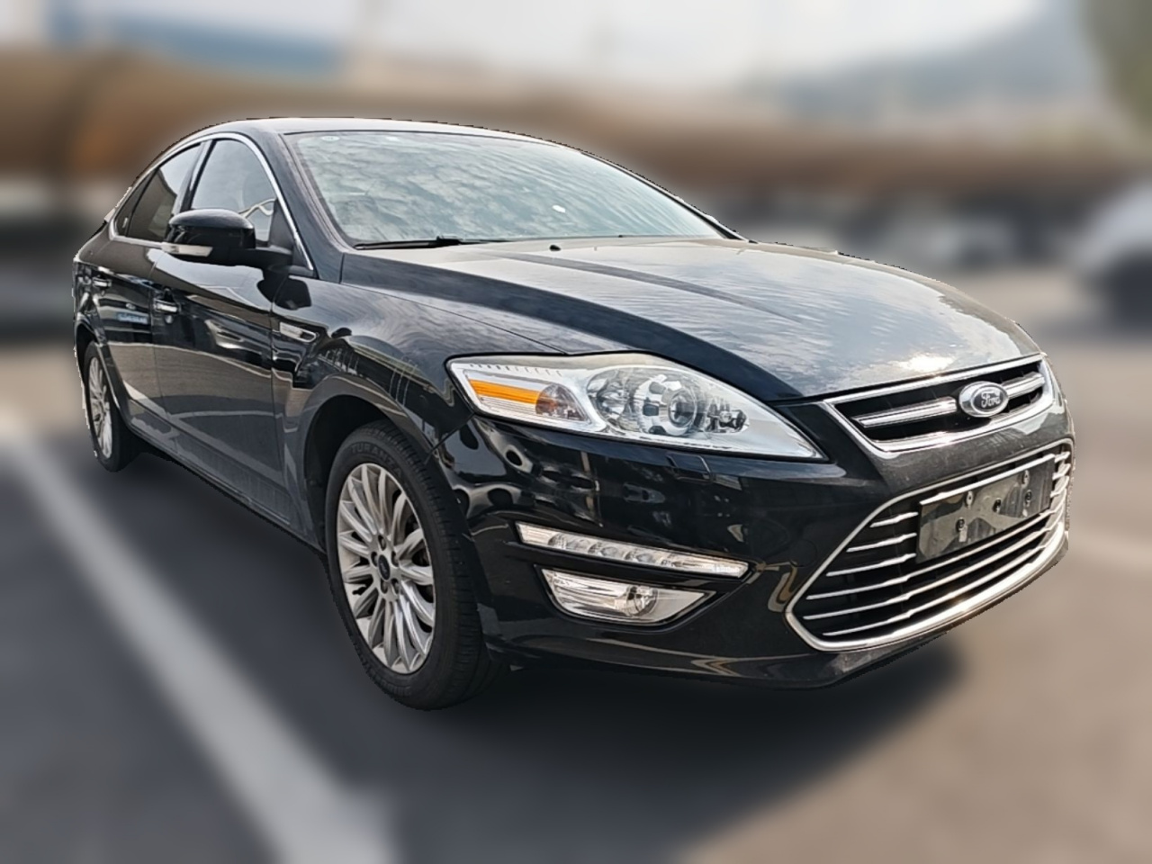 2013 2.3L Luxury photo 3