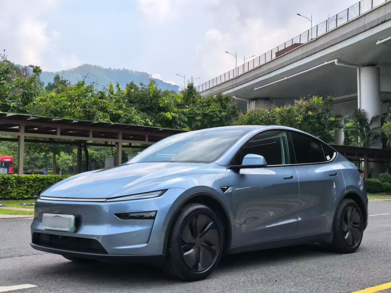 Model Y 2025 RWD