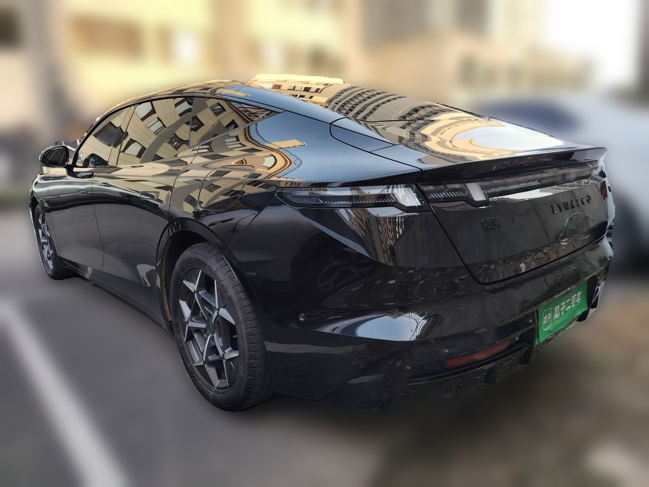 10 2025 240 AWD Ultra photo 4