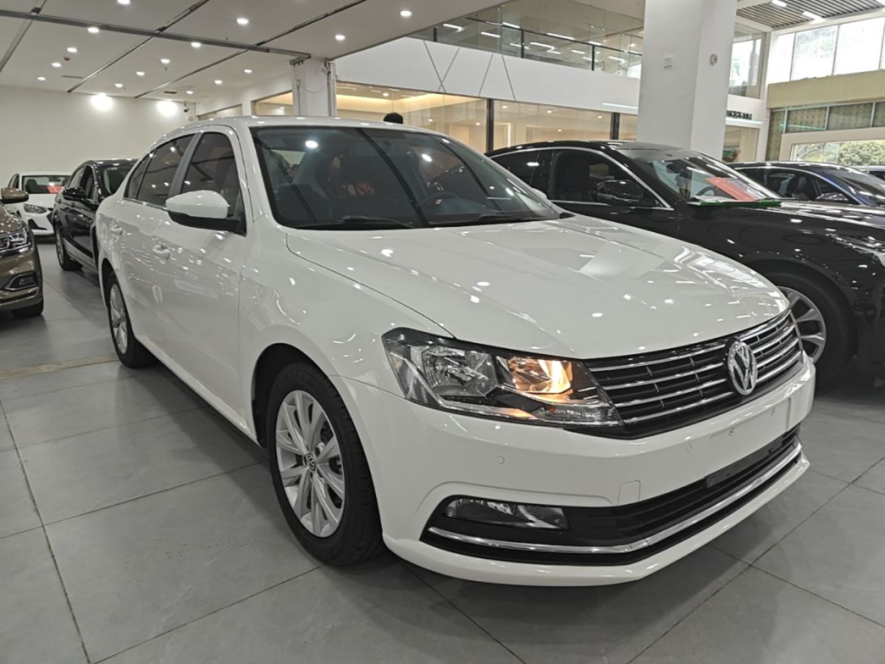 Lavida 2015 1.6L AT Comfort photo 3