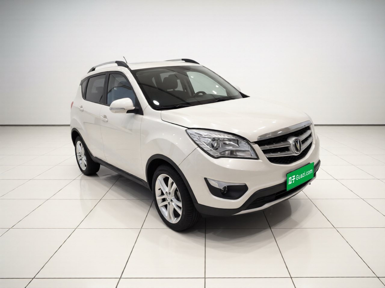 CS35 2015 1.6L MT Luxury IV photo 2