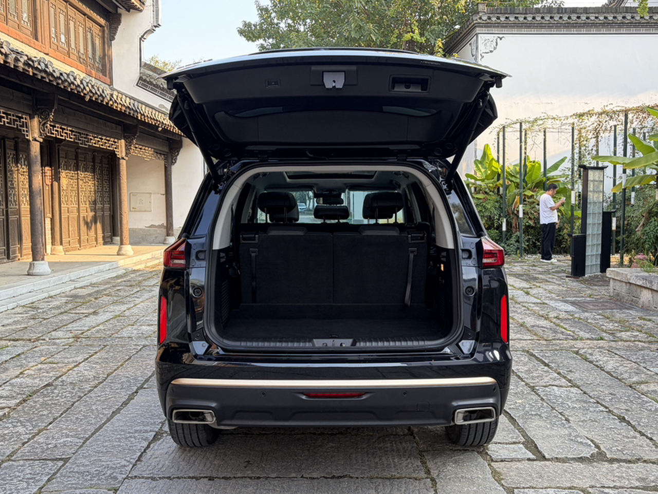 2021 400T RWD Starlight Pro 7-Seater photo 2