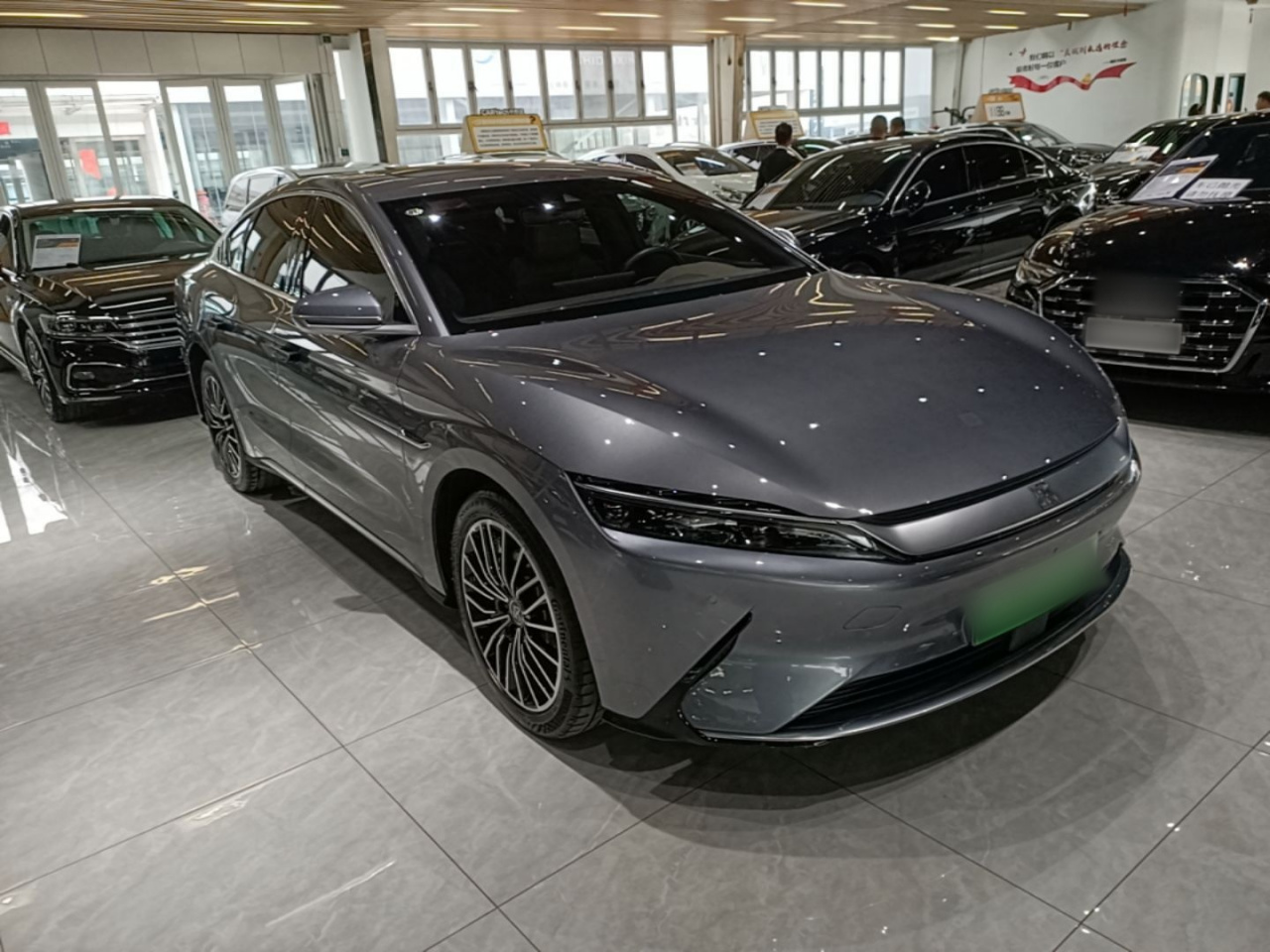 Han 2021 EV Standard Range Luxury photo 3