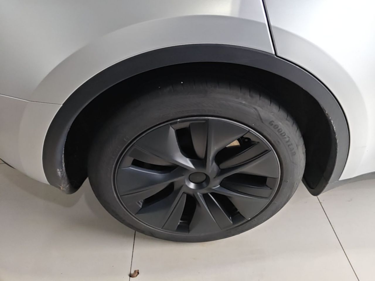 Model Y 2023 RWD photo 4