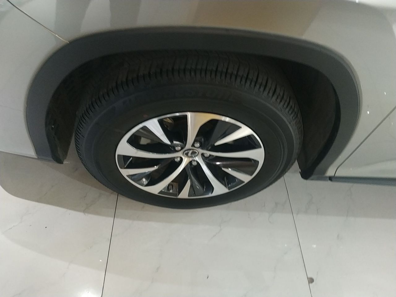 RX 2020 Facelift 300 RWD Elite photo 3