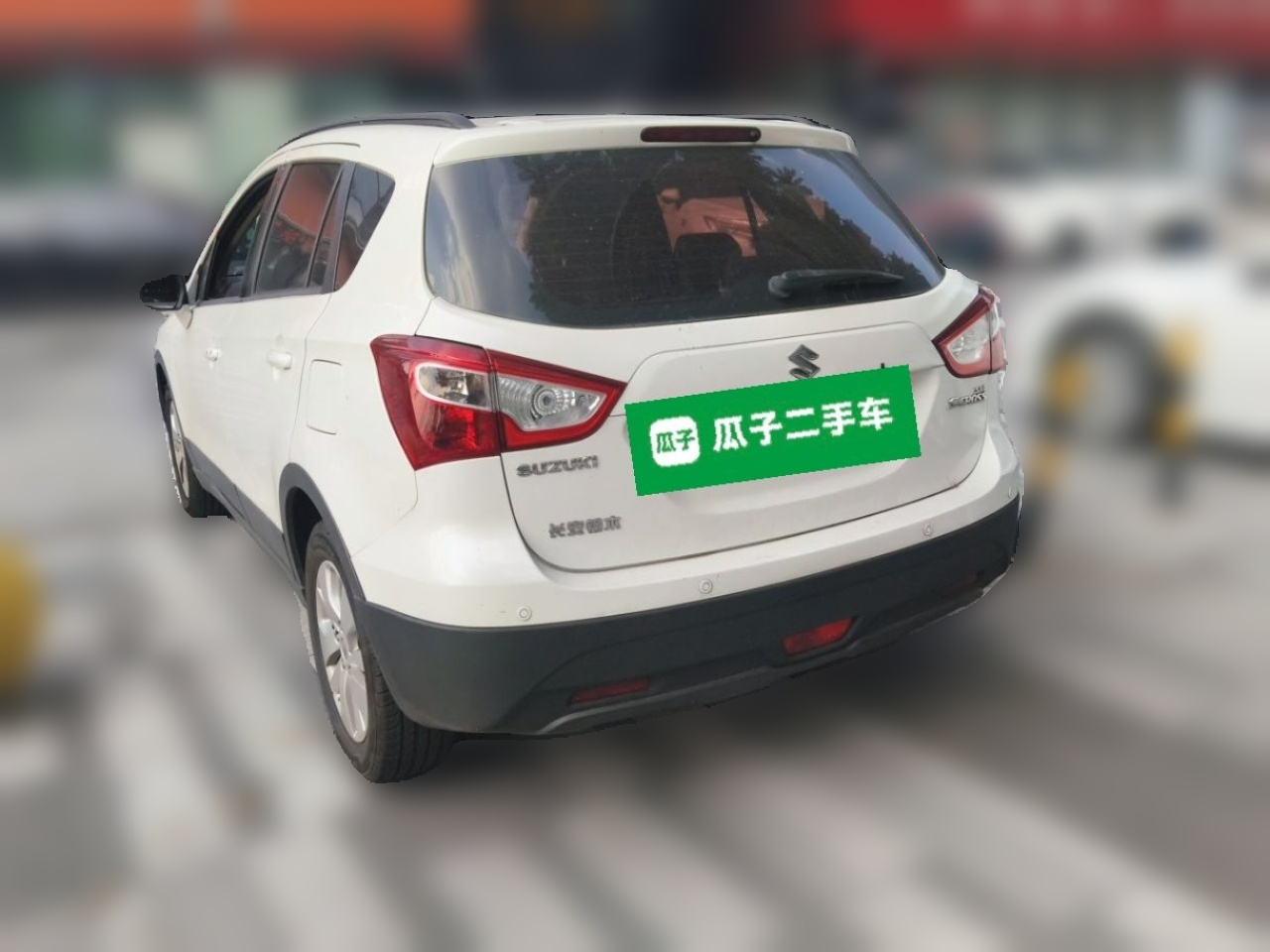 2014 1.6L CVT RWD Progressive photo 4
