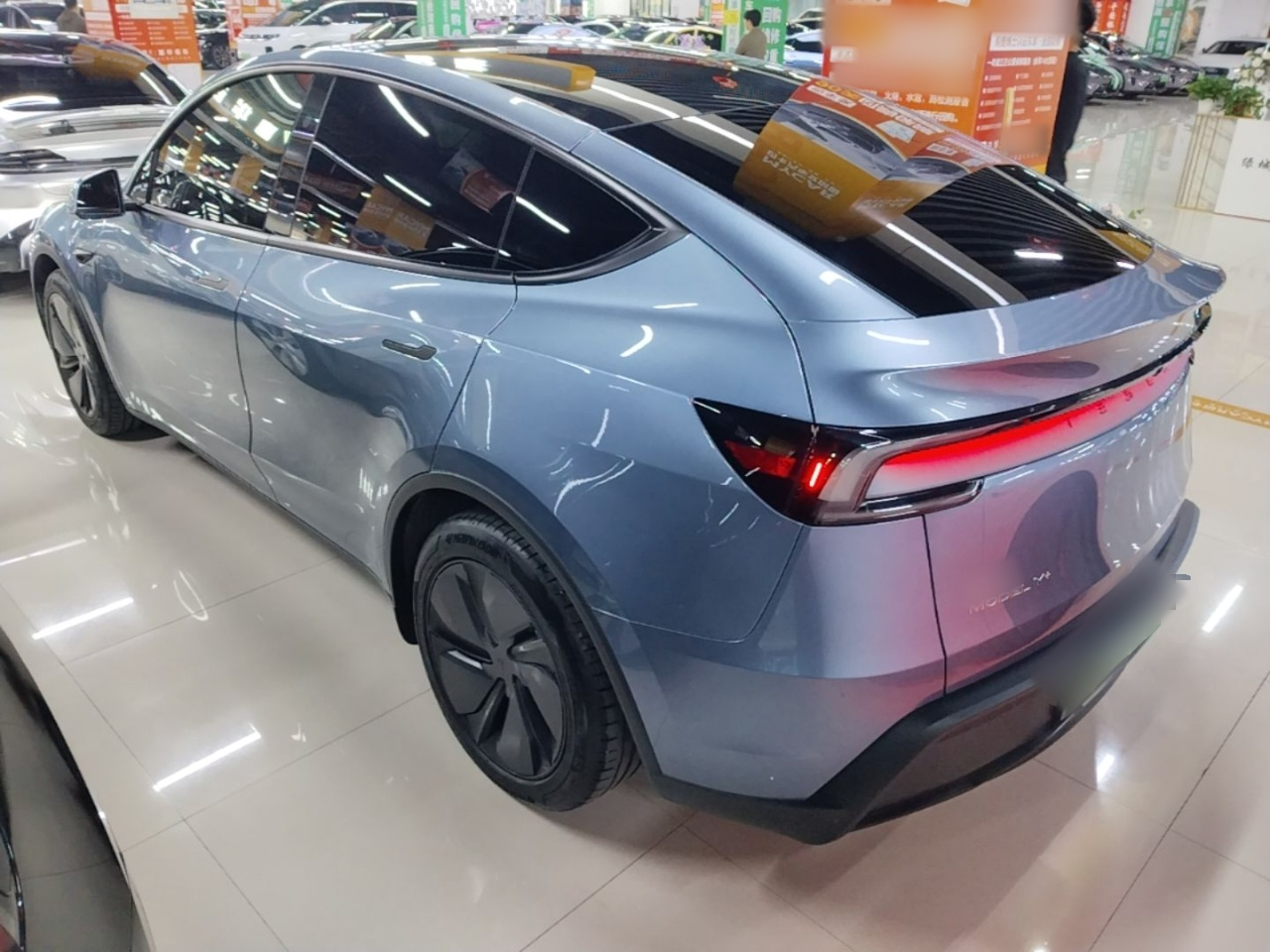 Model Y 2025 Long Range AWD photo 4