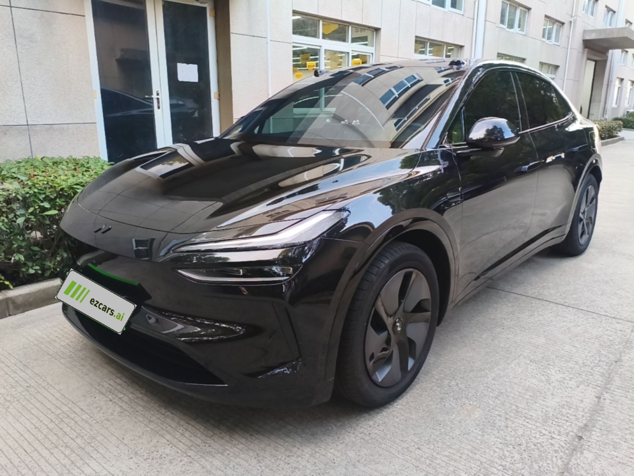L60 2024 60kWh RWD