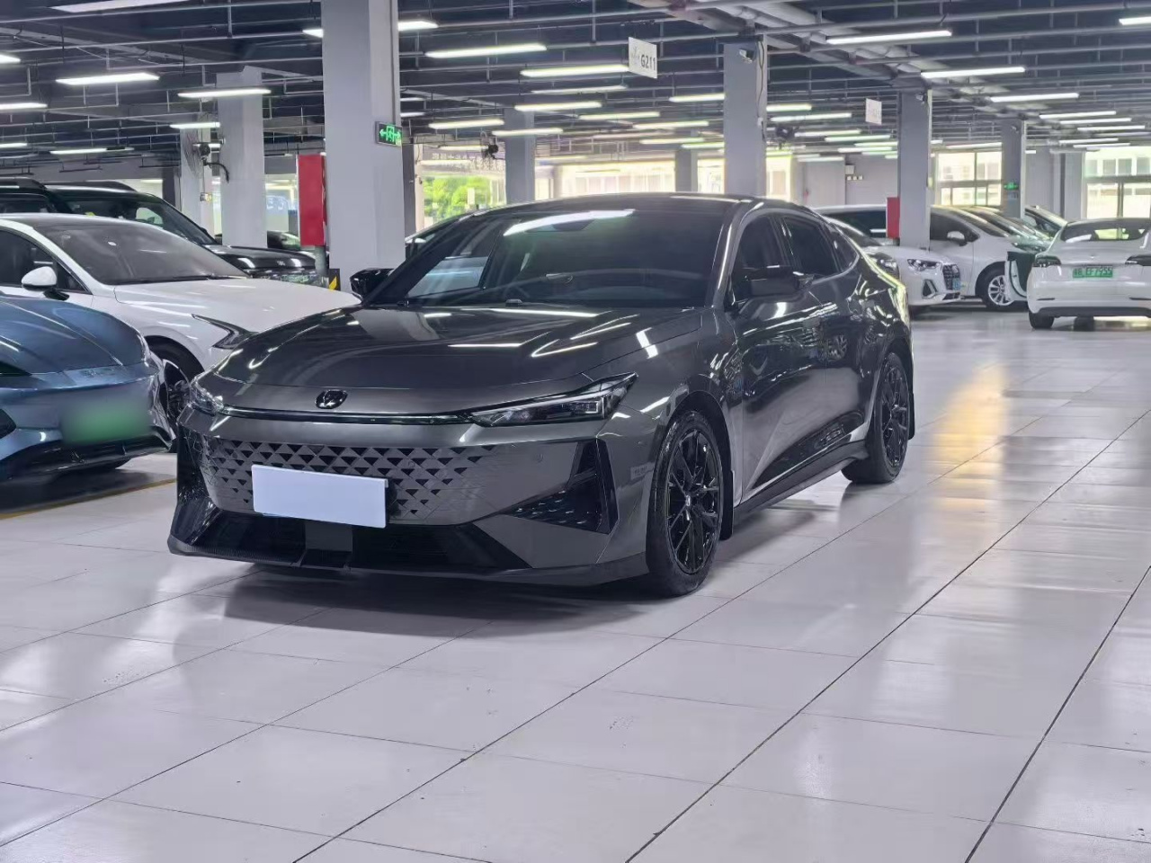 UNI-V 2024 1.5T Premium