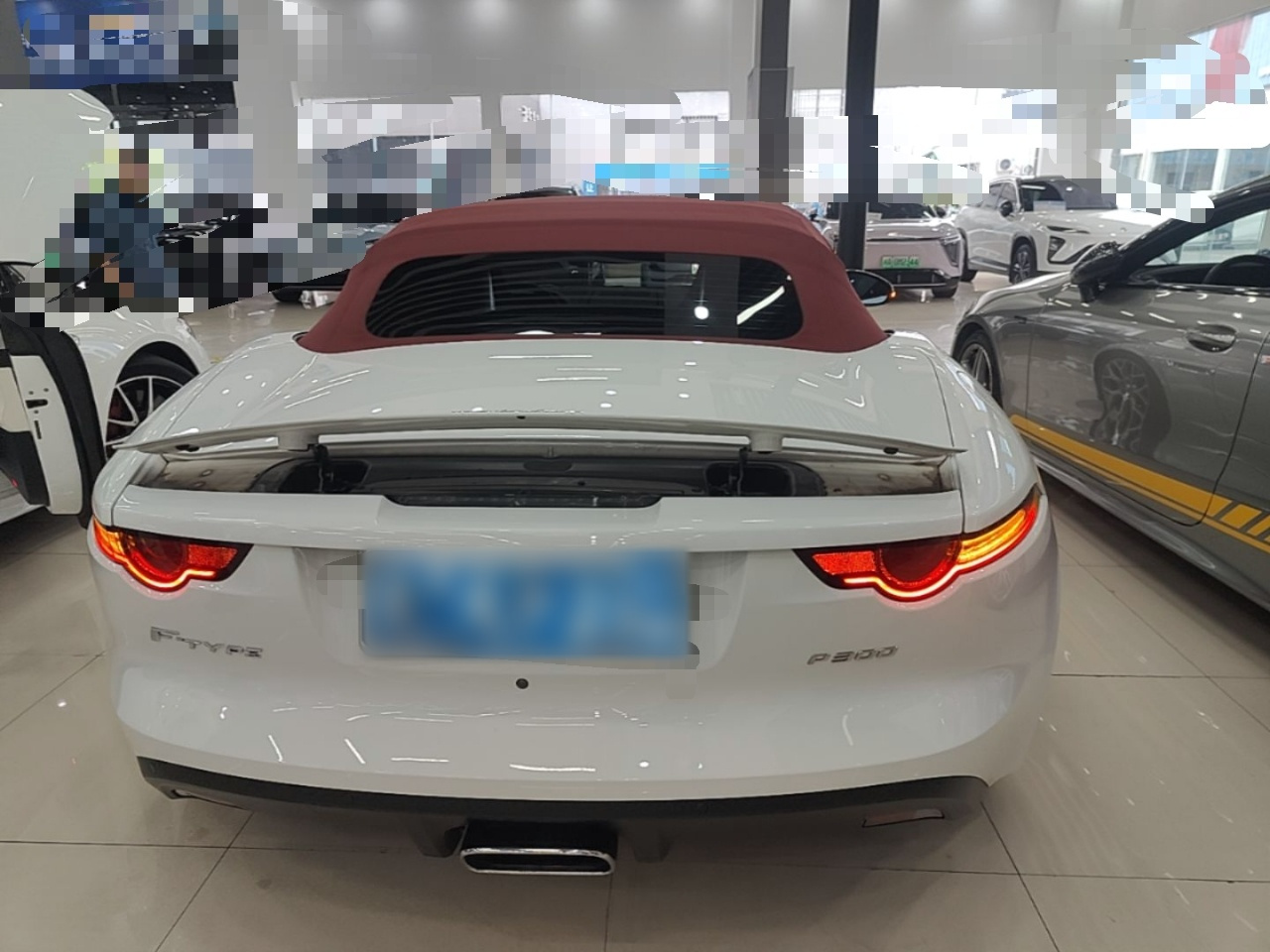 F-TYPE 2019 2.0T Convertible photo 3