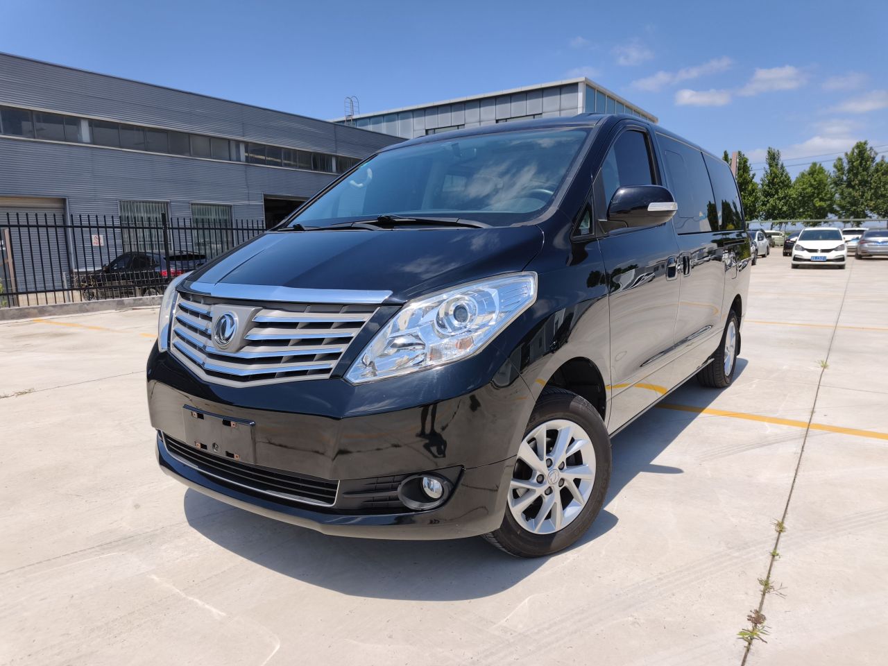 Lingzhi PLUS 2021 2.0L MT Luxury 7-Seater
