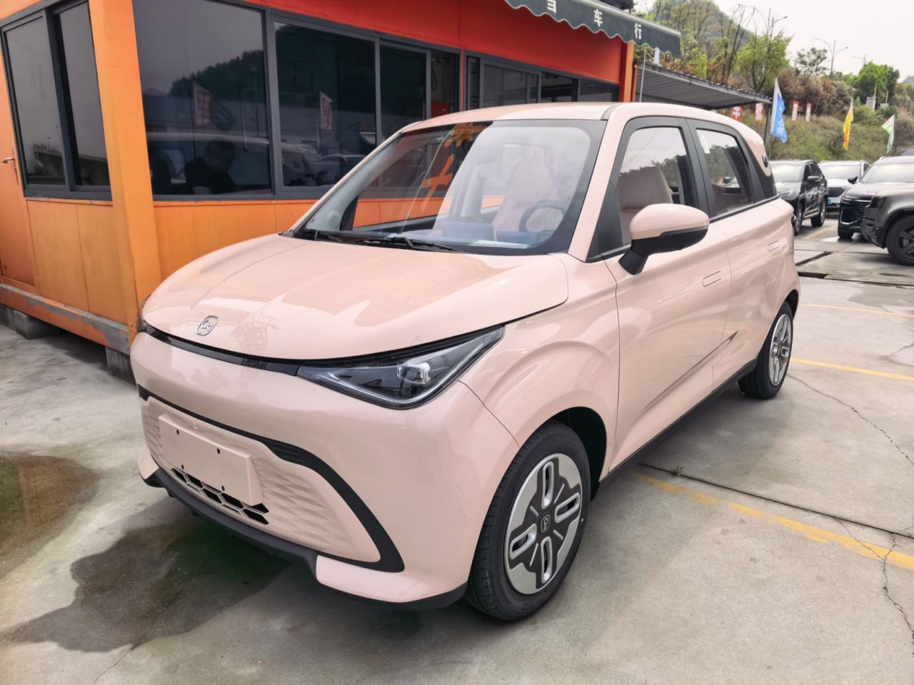 QQ 2025 405km