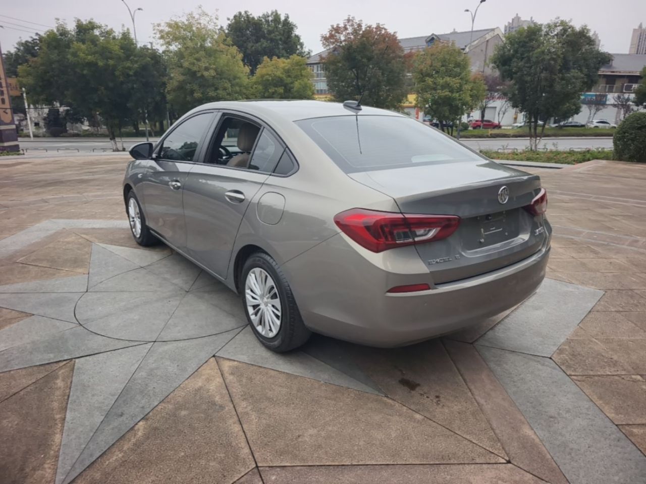 Excelle 2018 15N CVT Elite photo 4