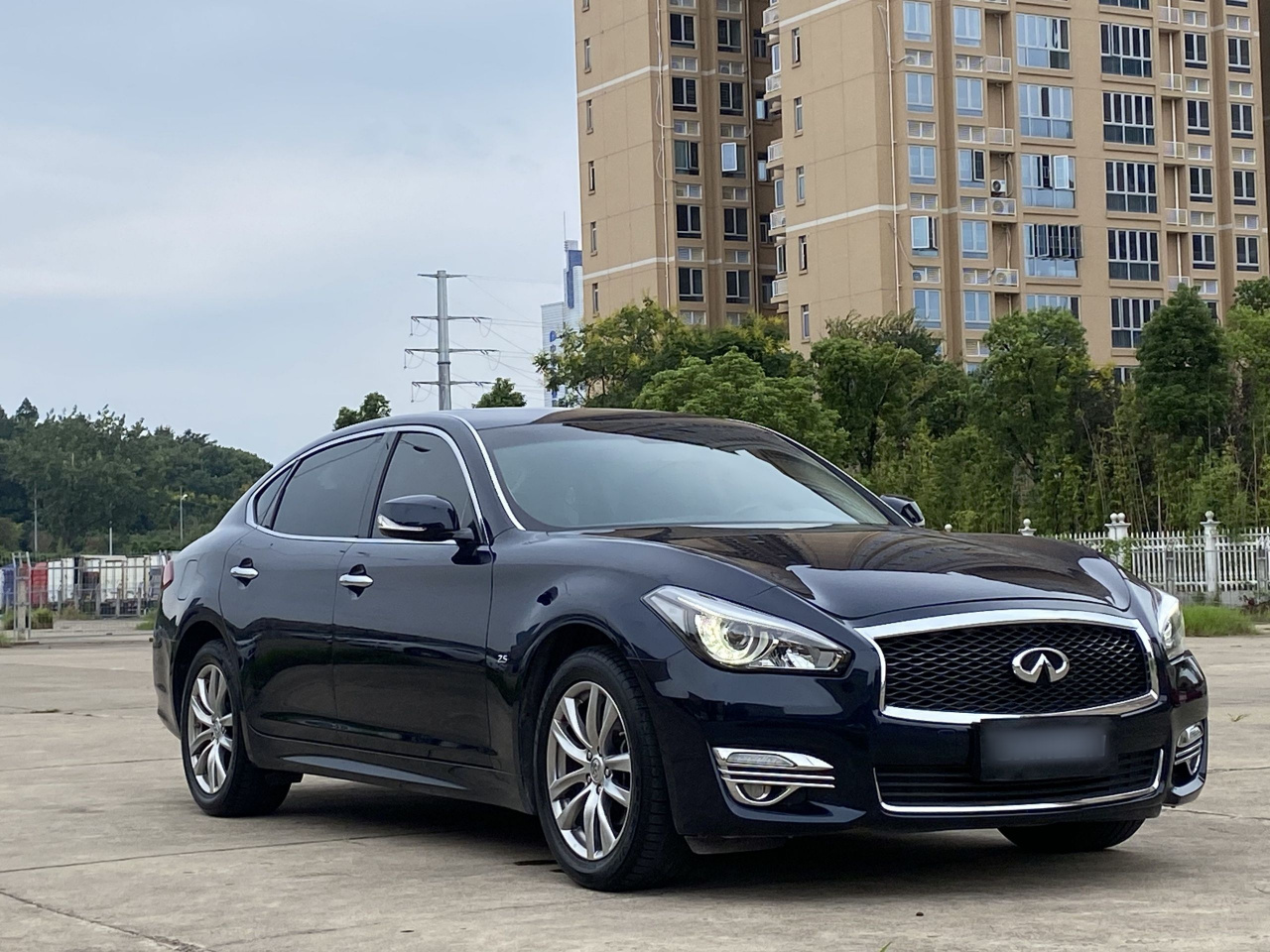 Q70 2017 Q70L 2.5L Elite photo 3