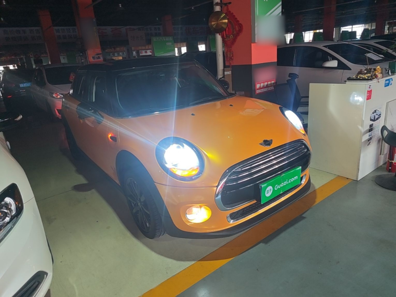 2015 1.5T COOPER Fun 5-Door photo 3