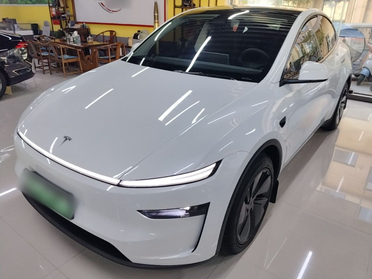 Model Y 2025 RWD