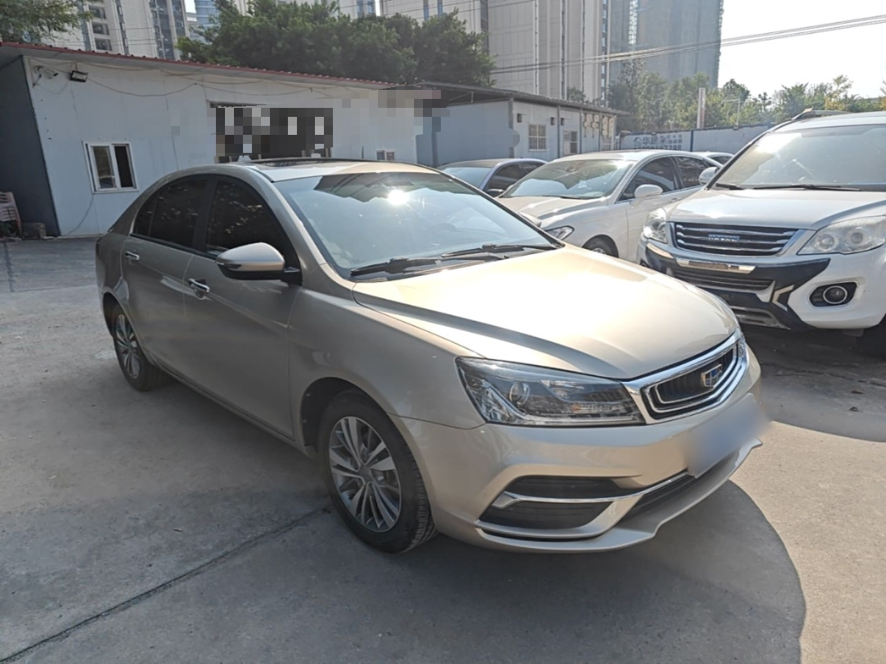 Emgrand 2018 1.5L CVT photo 3
