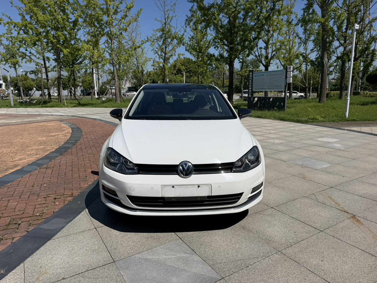 Golf 2017 230TSI AT Comfort Anniversary Edition photo 2
